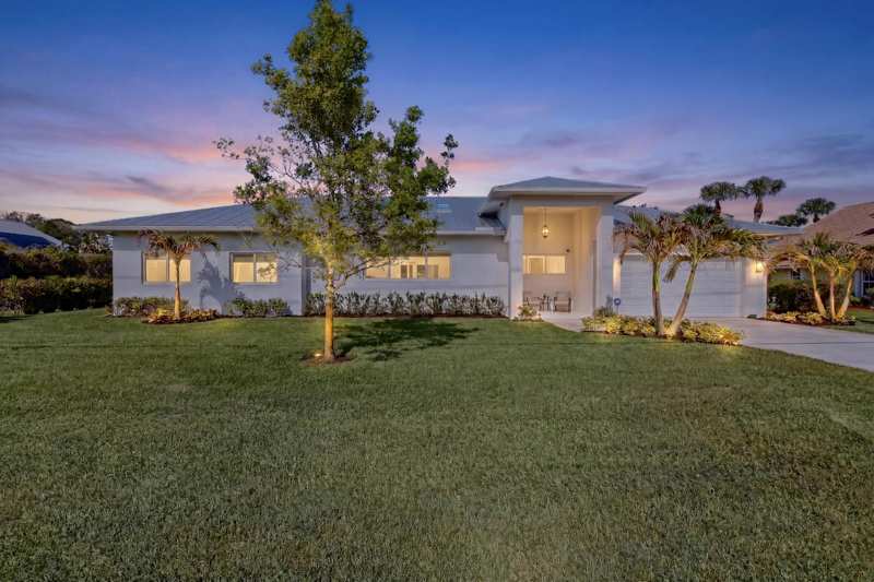 4 bedroom Single Family Residence at 3213 SE Morningside Boulevard, River Vista Subdivision, Port St. Lucie — photo 1