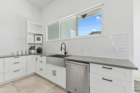 3213 SE Morningside Boulevard, Port St. Lucie FL - photo 9 of 57