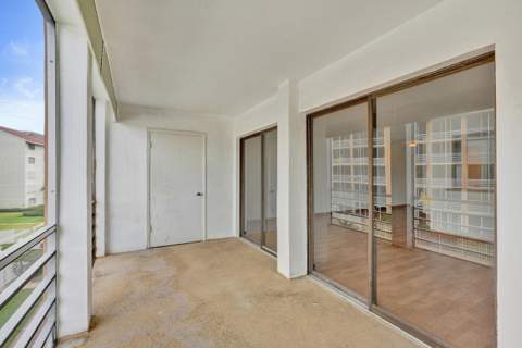 304 Golfview Road #304, North Palm Beach FL - photo 12 of 40