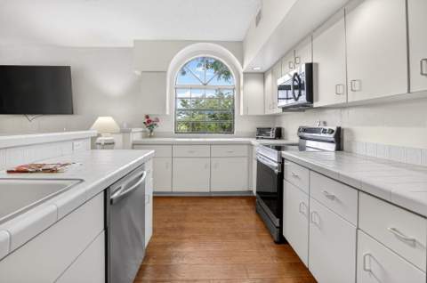8073 Aberdeen Drive #102, Boynton Beach FL - photo 12 of 56