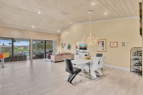 7640 NW 87th Avenue, Tamarac FL - photo 7 of 50