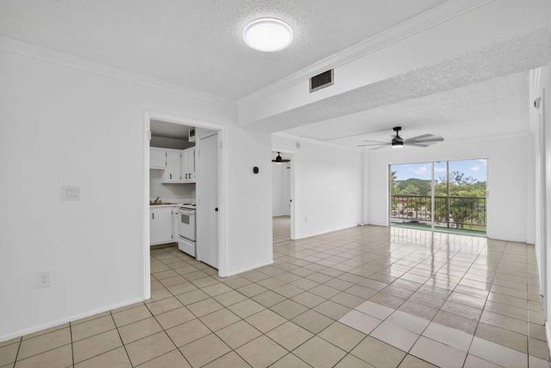2 bedroom Condominium at 4174 Inverrary Drive #513, Manors Of Inverrary Xi, Lauderhill — photo 5