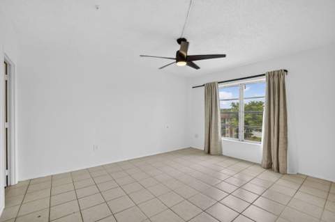 4174 Inverrary Drive #513, Lauderhill FL - photo 15 of 36