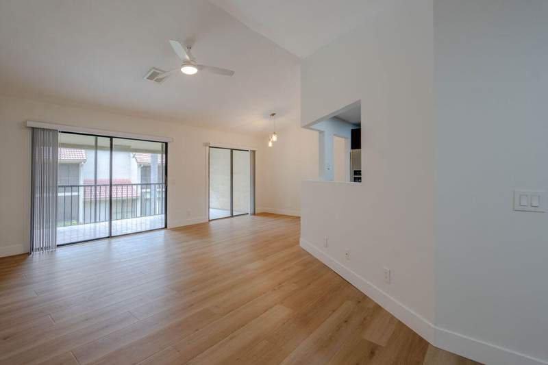 2 bedroom Condominium at 5710 Coach House Circle #G, Coach Houses Of Town Place Condo, Boca Raton — photo 4