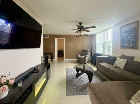 9301 Lime Bay Boulevard #301, Tamarac FL - photo 10 of 34