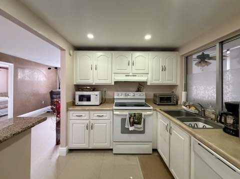 9301 Lime Bay Boulevard #301, Tamarac FL - photo 18 of 34