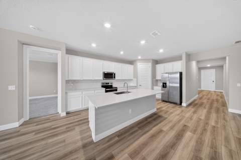 6632 NW Cloverdale Avenue, Port St. Lucie FL - photo 10 of 35