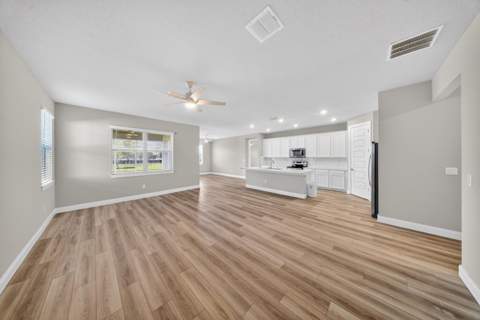 6632 NW Cloverdale Avenue, Port St. Lucie FL - photo 7 of 35
