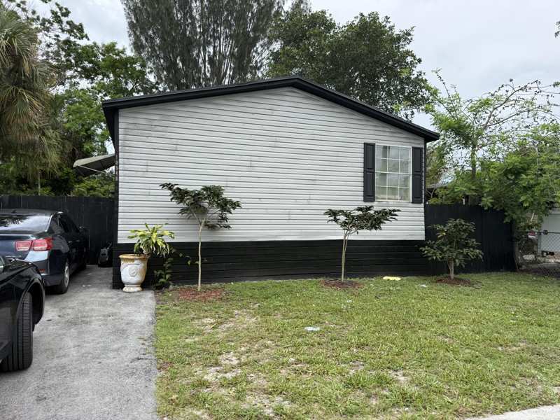 4 bedroom Mobile Home at 10548 W Sandalfoot Blvd W, Watergate Mobile Home, Watergate — photo 1