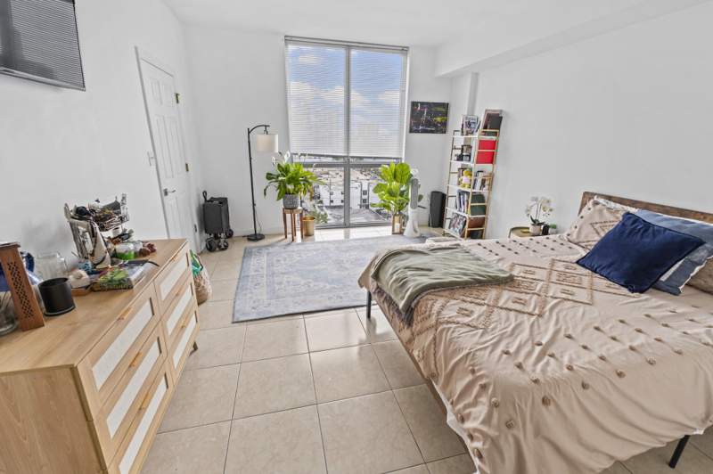 2 bedroom Condominium at 140 S Dixie Highway #813, Hollywood Station Res Condo, Hollywood — photo 3