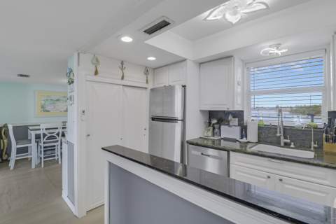 1820 New Palm Way #202, Boynton Beach FL - photo 12 of 40