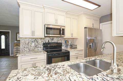 610 NW Marion Avenue, Port St. Lucie FL - photo 12 of 34