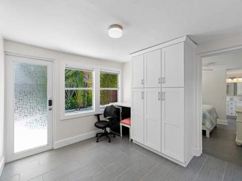 1615 N Lakeside Drive, Lake Worth Beach FL - photo 15 of 25