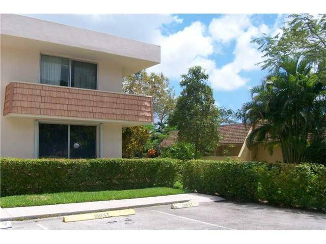 4031 N Cypress Drive #101