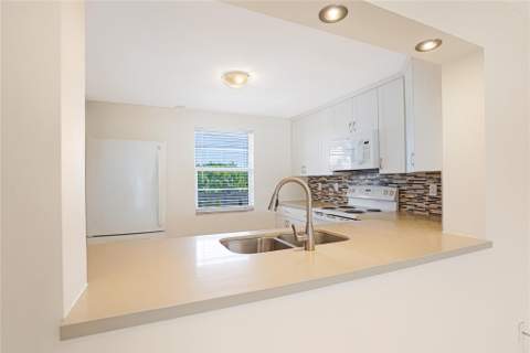 111 SE 3rd Avenue #306, Dania Beach FL - photo 10 of 43