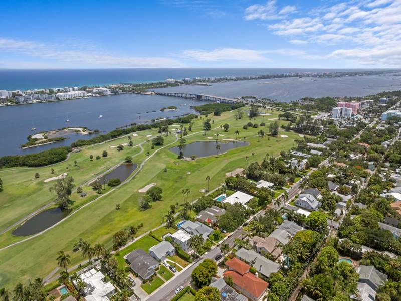 4 bedroom Single Family Residence at 422 N Lakeside Drive, Lake Worth Town Of, Lake Worth Beach — photo 5