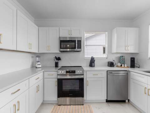 422 N Lakeside Drive, Lake Worth Beach FL - photo 14 of 55