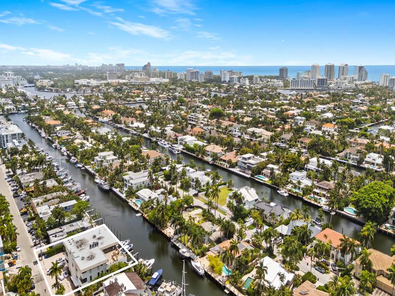 3 bedroom Stock Cooperative at 76 Isle Of Venice Drive #G, 76 Isle Of Venice Co-Op, Fort Lauderdale — photo 2