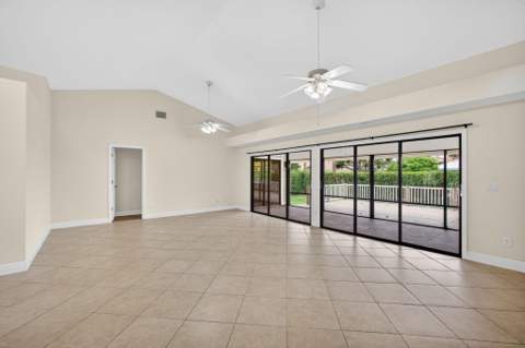10420 SE Jupiter Narrows Drive, Hobe Sound FL - photo 17 of 78