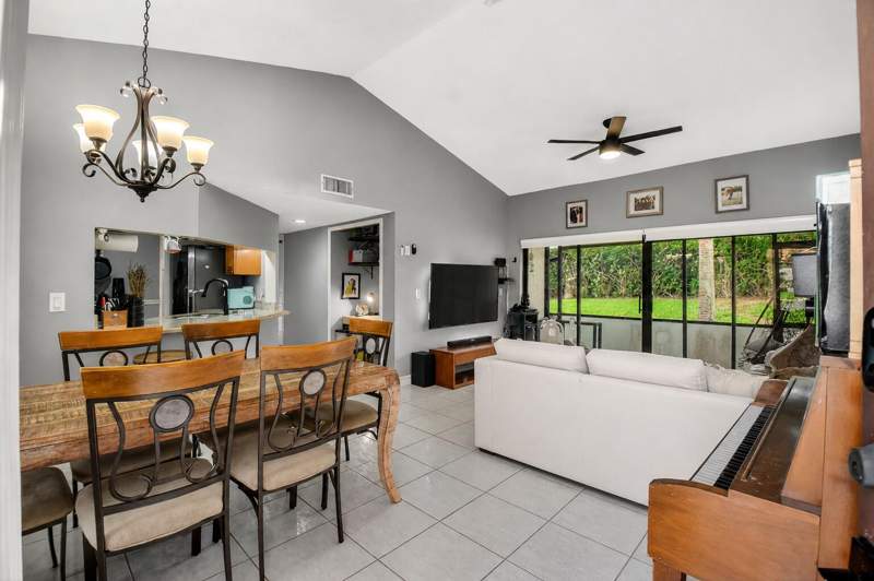 2 bedroom Condominium at 14 Via De Casas Sur #104, South Lake Condo, Boynton Beach — photo 3