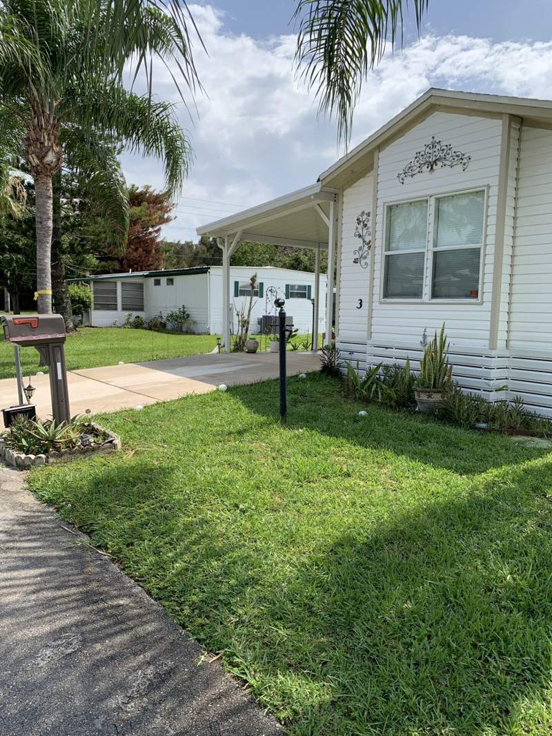 2 bedroom Manufactured Home at 3 Mediterranean Boulevard, Spanish Lakes I, Port St. Lucie — photo 3