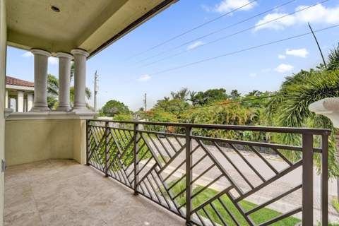 1400 NE 24th Street #1400, Wilton Manors FL - photo 23 of 46