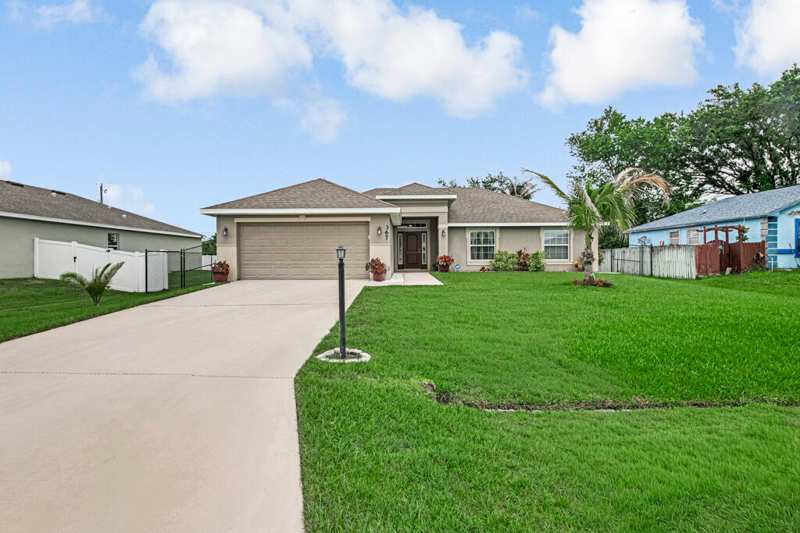 4 bedroom Single Family Residence at 367 SW Grimaldo Terrace, Port St Lucie Section 13, Port St. Lucie — photo 1