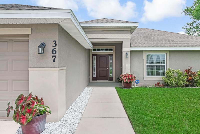 4 bedroom Single Family Residence at 367 SW Grimaldo Terrace, Port St Lucie Section 13, Port St. Lucie — photo 2