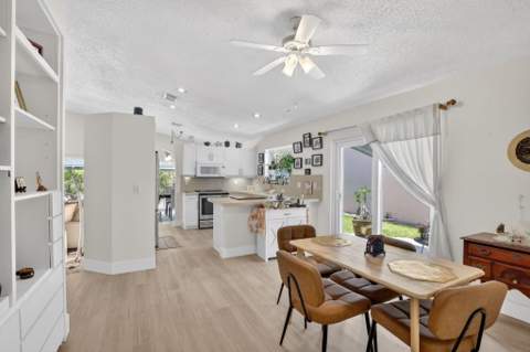 327 SW 191st Terrace, Pembroke Pines FL - photo 18 of 64