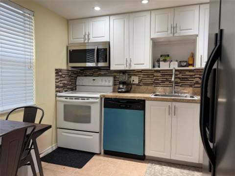 1015 Country Club Drive #307, Margate FL - photo 14 of 23