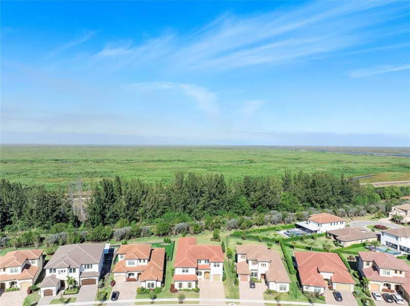 5 bedroom Single Family Residence at 9245 W Parkland Bay Trail, Parkland Bay, Parkland — photo 5