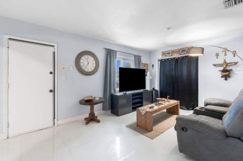 2126 Washington Street, Hollywood FL - photo 8 of 25