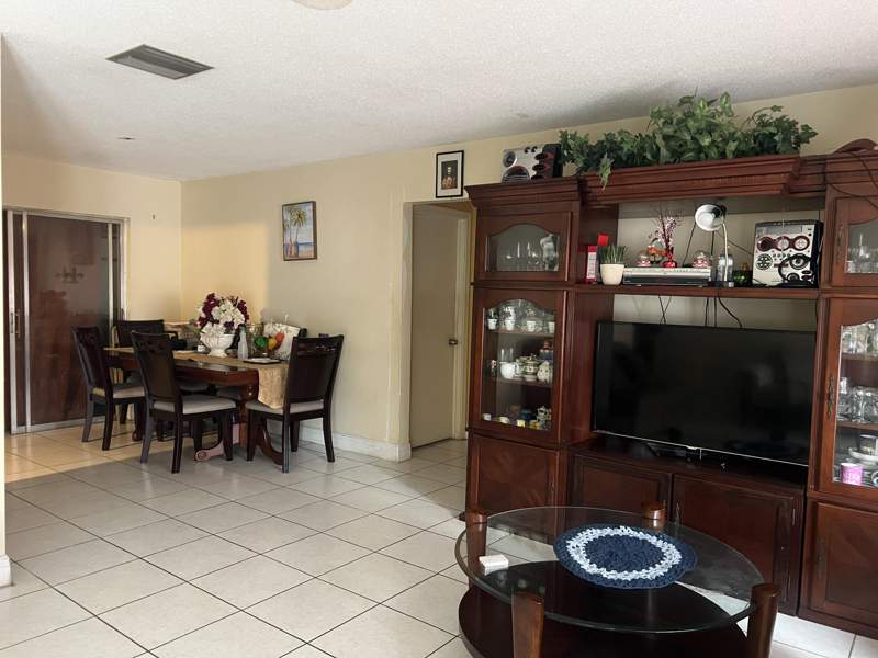 2 bedroom Single Family Residence at 6100 NW 73rd Terrace, Mainlands Of Tamarac Lakes, Tamarac — photo 5