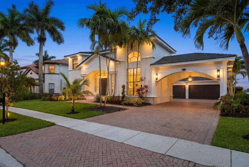 5 bedroom Single Family Residence at 18684 SW 17th Court, Harbour Lakes Estates, Miramar — photo 3