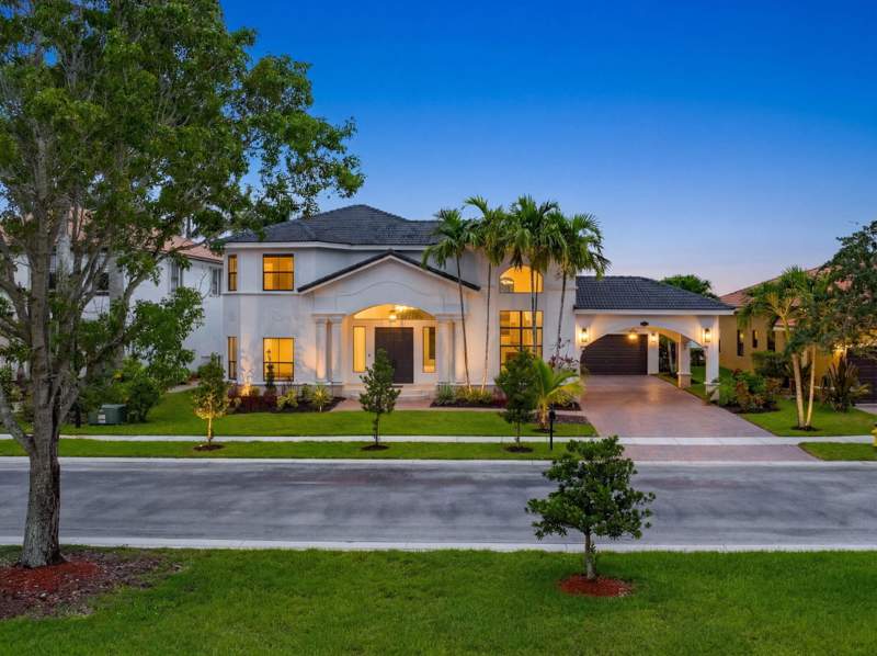 5 bedroom Single Family Residence at 18684 SW 17th Court, Harbour Lakes Estates, Miramar — photo 5