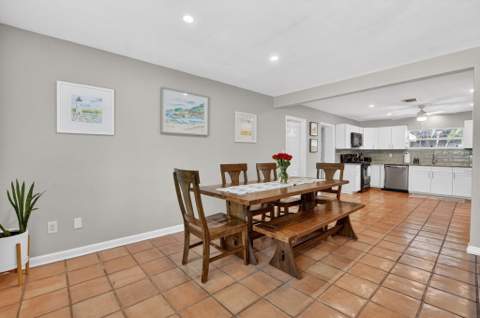 721 NE 8th Avenue, Boynton Beach FL - photo 6 of 36