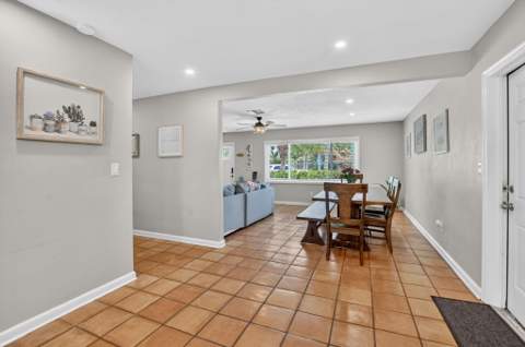721 NE 8th Avenue, Boynton Beach FL - photo 10 of 36