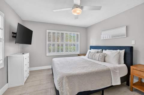 721 NE 8th Avenue, Boynton Beach FL - photo 12 of 36
