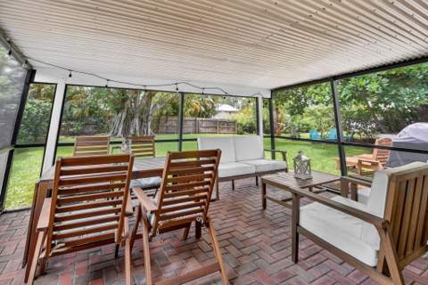 721 NE 8th Avenue, Boynton Beach FL - photo 23 of 36
