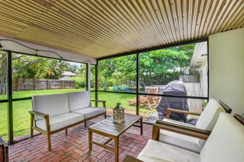 721 NE 8th Avenue, Boynton Beach FL - photo 24 of 36