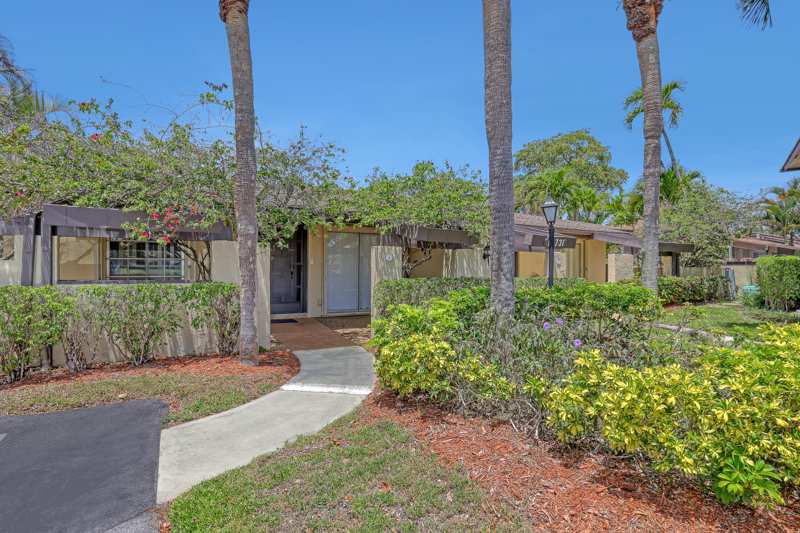 2 bedroom Villa at 13731 Via Aurora #A, Palm Greens At Villa Del Ray Condo II, Delray Beach — photo 1