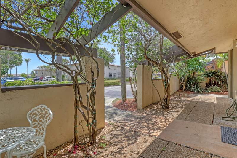 2 bedroom Villa at 13731 Via Aurora #A, Palm Greens At Villa Del Ray Condo II, Delray Beach — photo 2