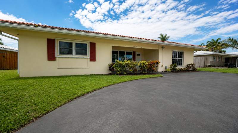 3 bedroom Single Family Residence at 420 SE 4th Court, Garden Isles Sec 4, Pompano Beach — photo 2