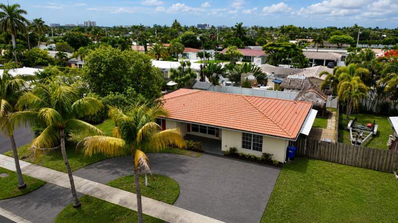 3 bedroom Single Family Residence at 420 SE 4th Court, Garden Isles Sec 4, Pompano Beach — photo 3