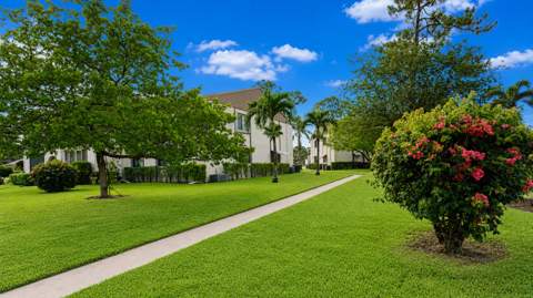 303 Knotty Pine Circle #A-1, Greenacres FL - photo 20 of 33