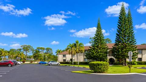 303 Knotty Pine Circle #A-1, Greenacres FL - photo 21 of 33
