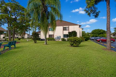 303 Knotty Pine Circle #A-1, Greenacres FL - photo 23 of 33