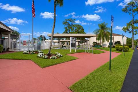 303 Knotty Pine Circle #A-1, Greenacres FL - photo 24 of 33