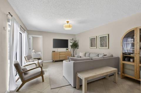 121 1st Terrace, Palm Beach Gardens FL - photo 11 of 65