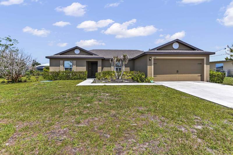 3 bedroom Single Family Residence at 641 SW Addie Street, Port St Lucie, Port St. Lucie — photo 3